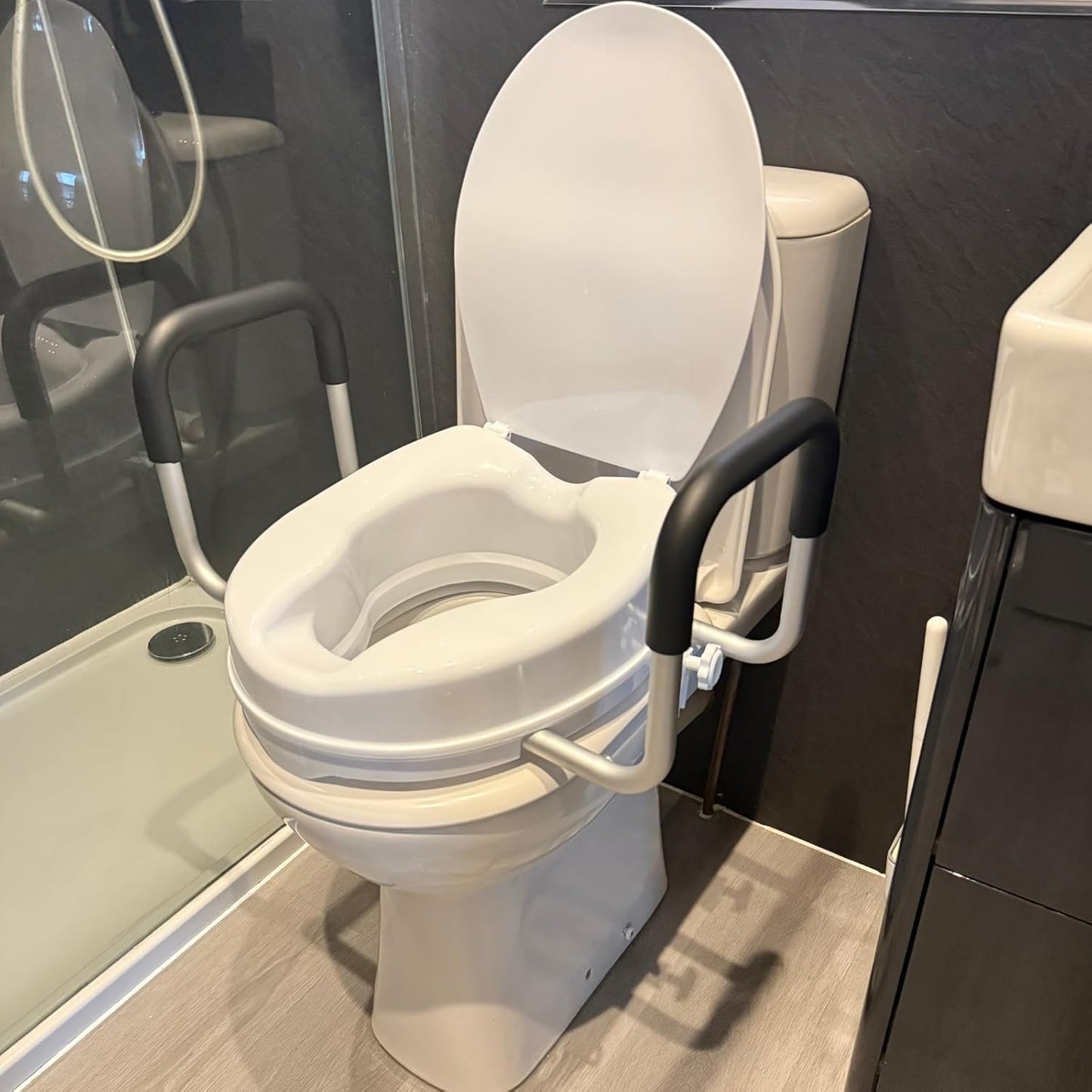 Raised Toilet Seat Riser with Handles Adds 4 Inches (10cm) Height, Foam Padded Arms, Tool-Free Installation, Easy Fit, Secure Mounting Ideal for Seniors & Recovery