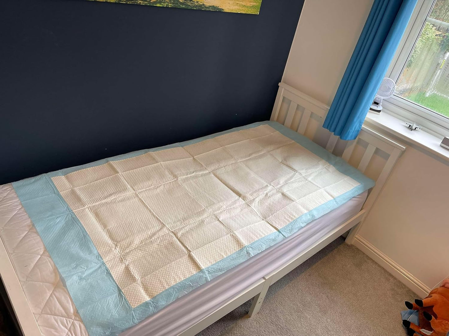 Extra Large Incontinence Bed Pads (20 Pack) 150cm x 80cm Super Absorbent Protector Full Size Bed Wee 2300 ml Single Bed Pad